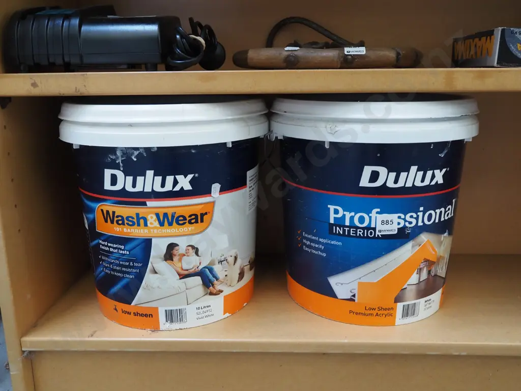 2x 10L pails of white Dulux paint Image 1++