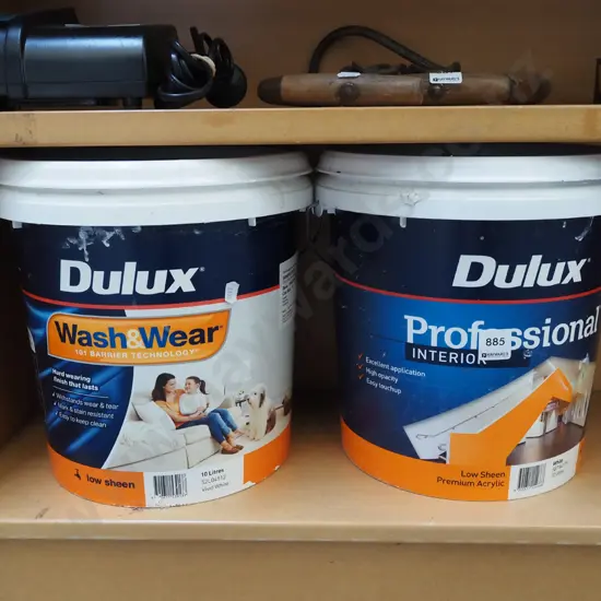2x 10L pails of white Dulux paint