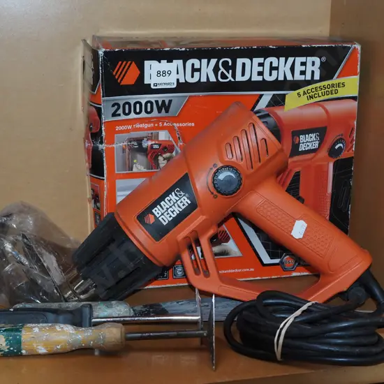 Black & Decker heat gun, 3 scrapers