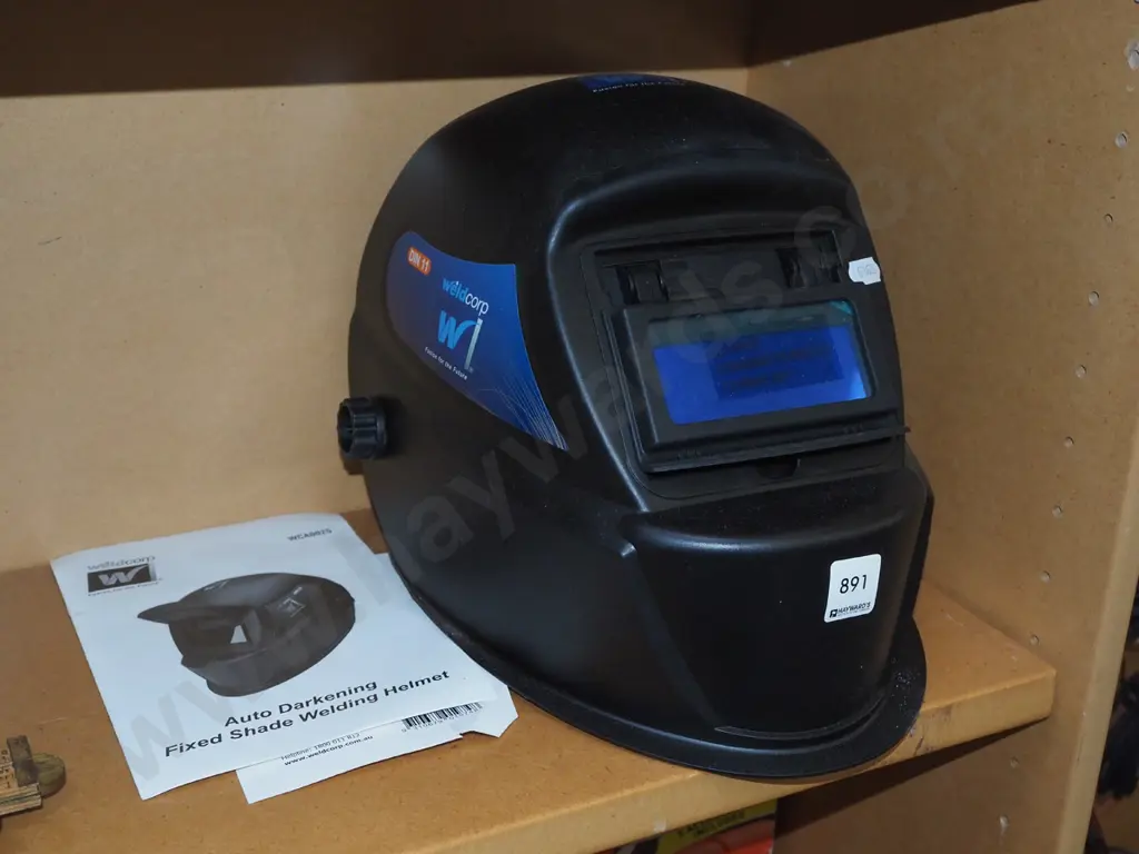 welder's helmet Image 1++