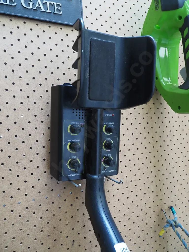 metal detector Image 1++