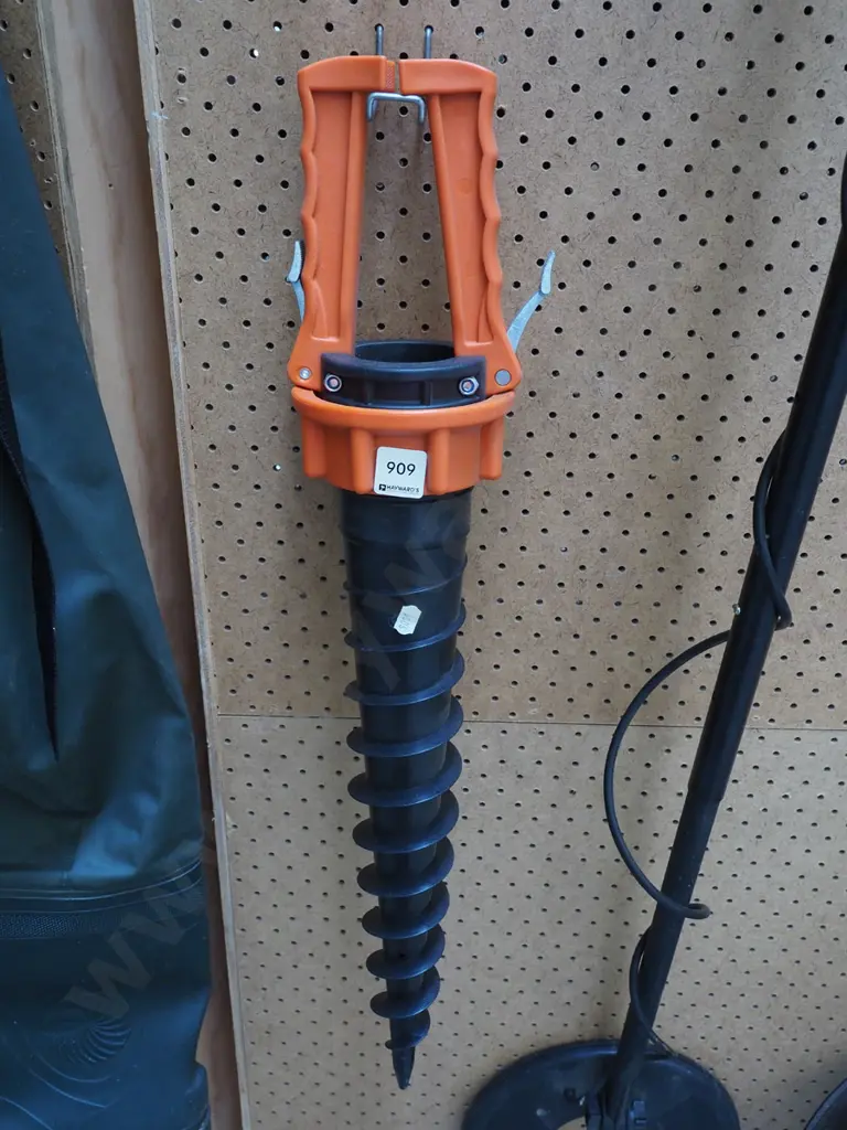 plastic screw down umbrella holders Image 1++