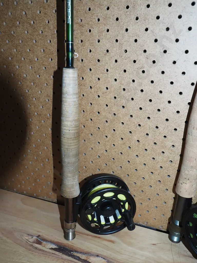 fly fishing rod, reel and carry case - red dots Image 1++