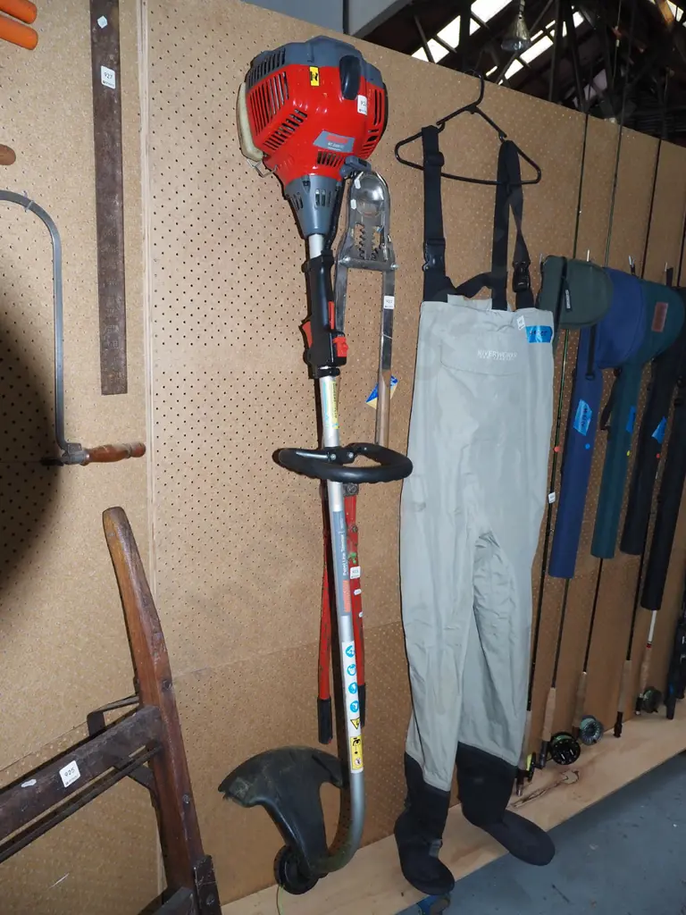 Morrison line trimmer Image 1++