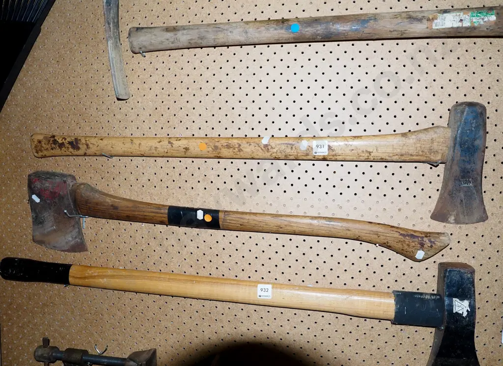 log splitter, axe - orange dots Image 1++