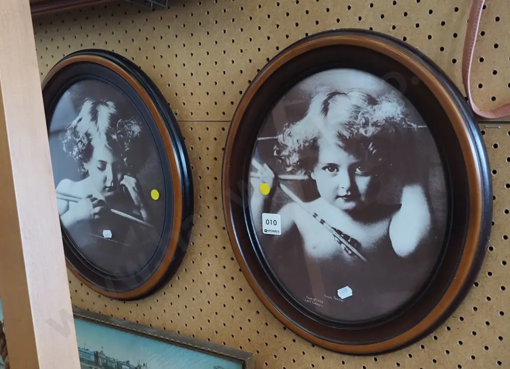 2x cherub prints Image 1++