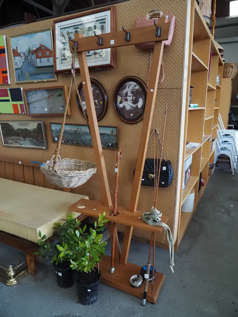 solid rimu hall stand H1750 W725 Image 1++