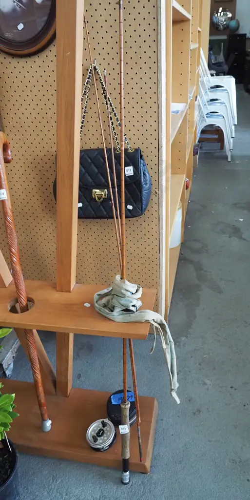 fly fishing reel with split cane rod Image 1++