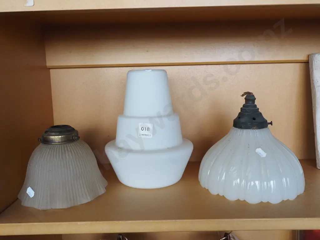 3x light shades Image 1++