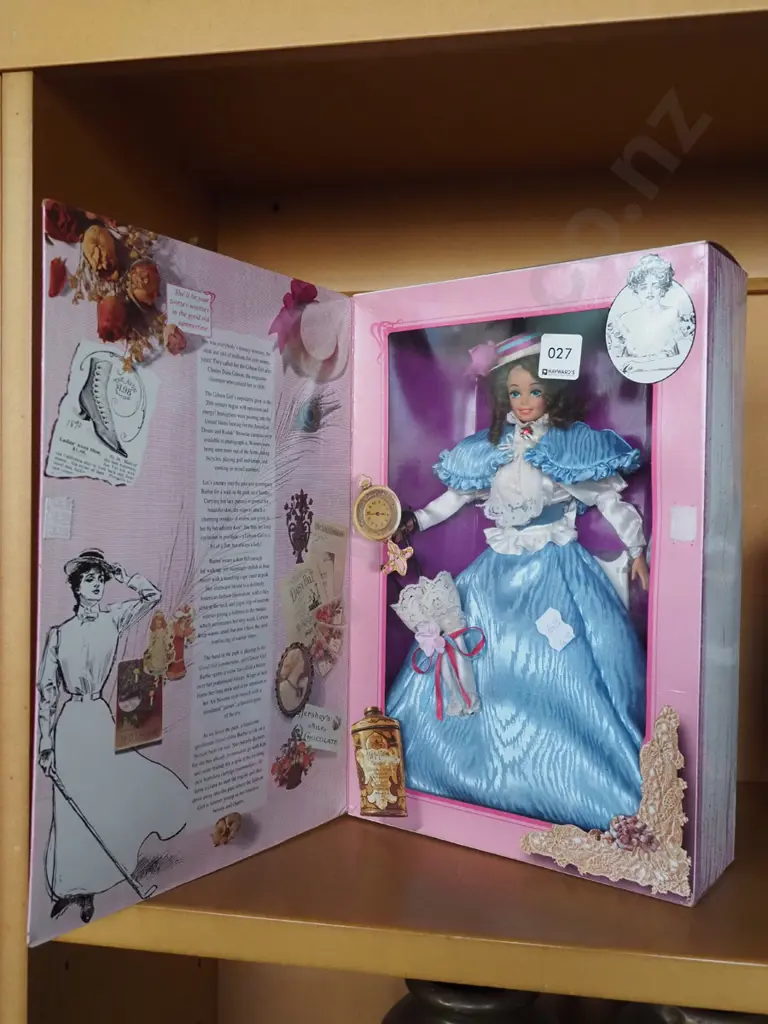 boxed as new Gibson Girl Barbie Image 1++