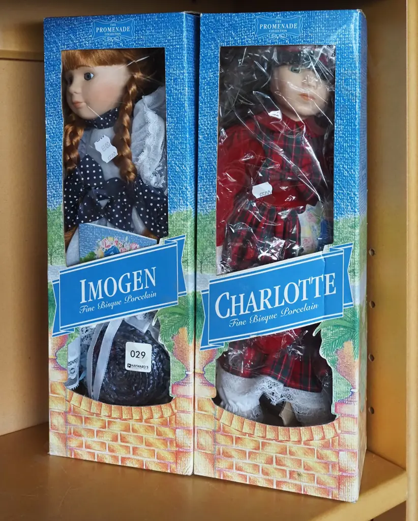 2x boxed porcelain dolls - Imogen, Charlotte Image 1++