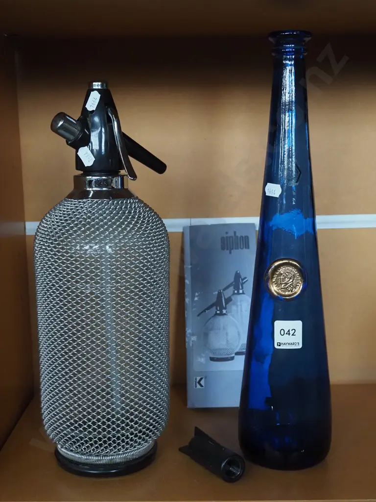 soda syphon, tall blue glass bottle H400 Image 1++
