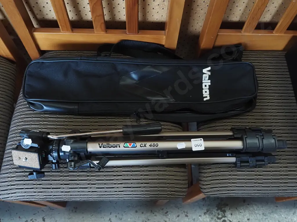 Velbon camera tripod and case Image 1++