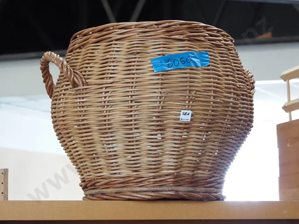 cane wood basket Image 1++