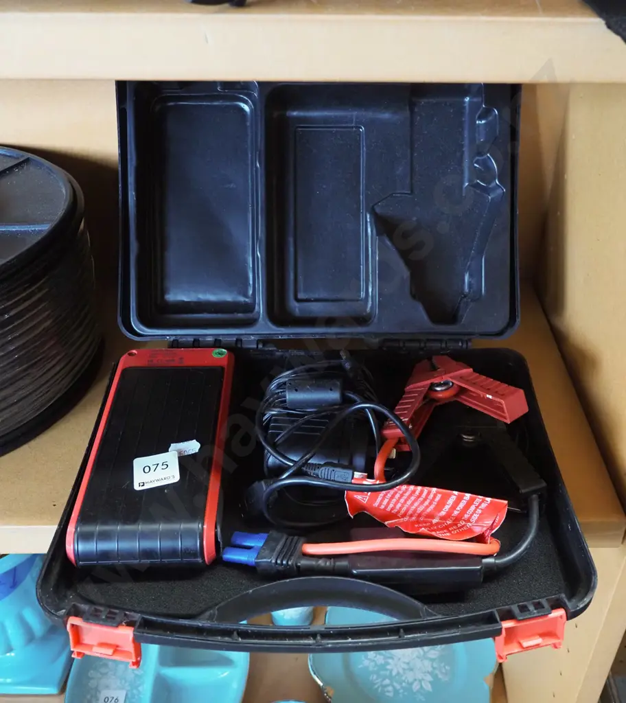 cased battery jump stater, portable power bank Image 1++