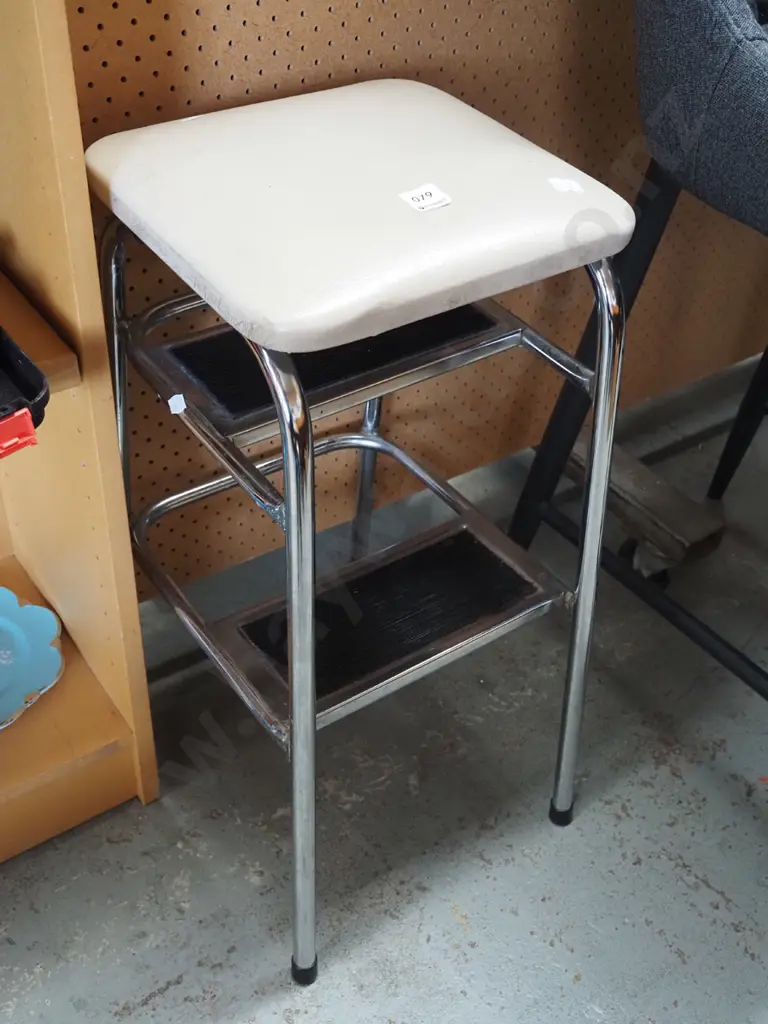 vinyl top step stool Image 1++