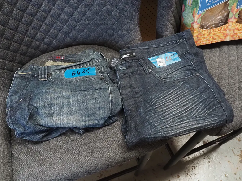 2x pairs of jeans - 32", 34" Image 1++