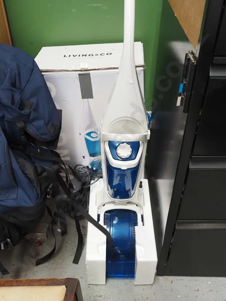 Living & Co carpet cleaner Image 1++