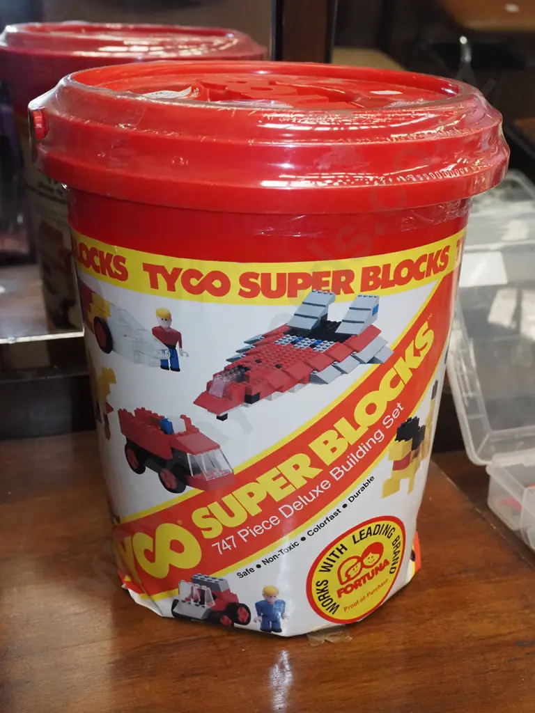 tub of Tyco building blocks Image 1++