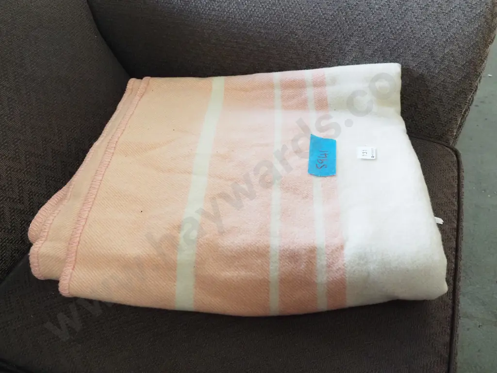 woollen blanket Image 1++