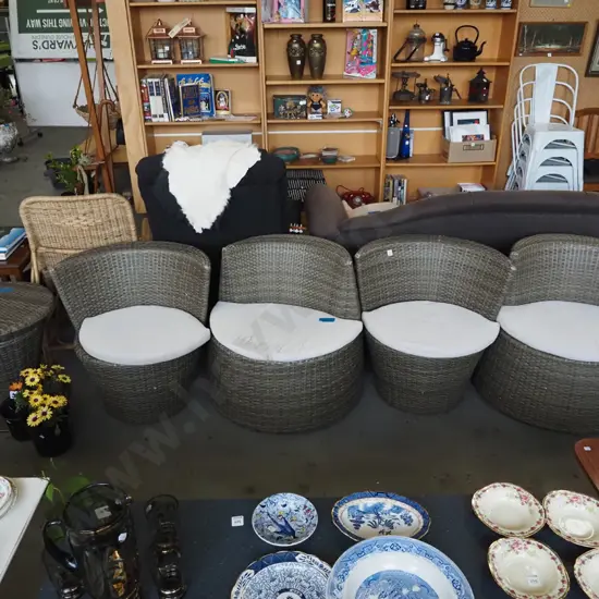 woven plastic outdoor 5 piece set - 4 chairs and 1 table 