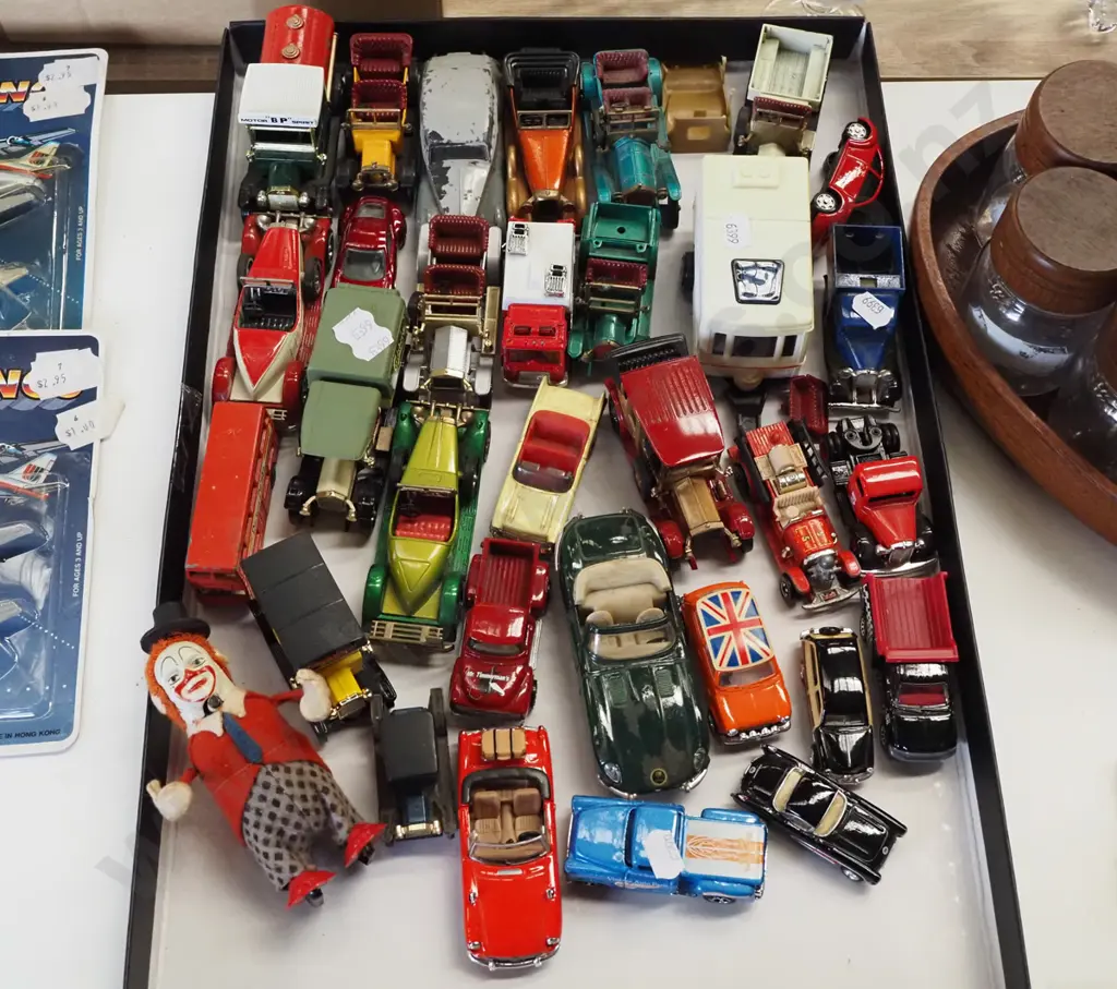 box; model vehicles, clockwork clown Image 1++