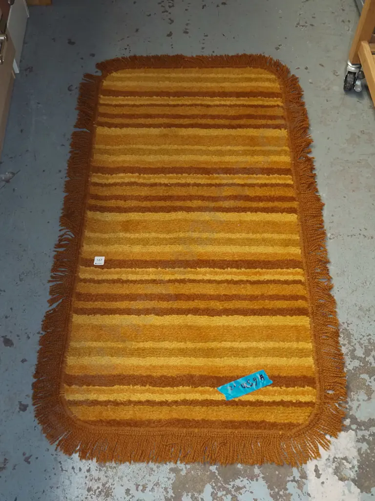 retro orange striped floor mat L1130 W590 Image 1++