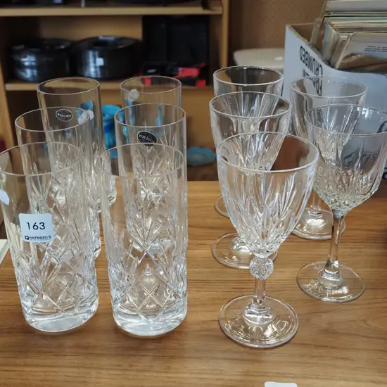 6x cut crystal tumblers, 5x stemmed wine glasses