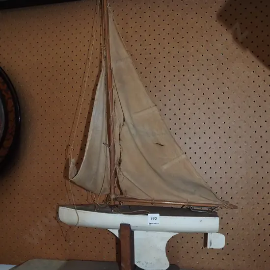 small pond yacht H740