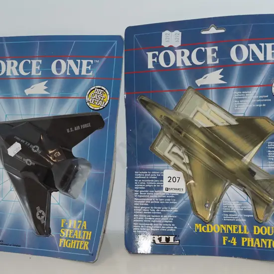2x carded diecast metal planes