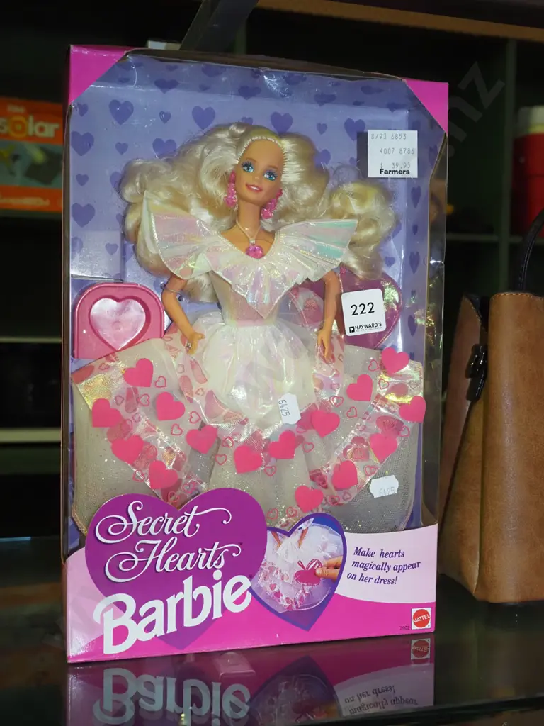 boxed Secret Hearts Barbie - damage to box Image 1++
