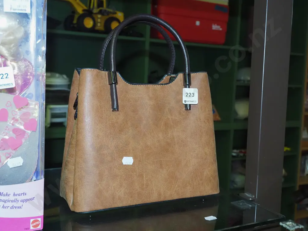 ladies hand bag Image 1++