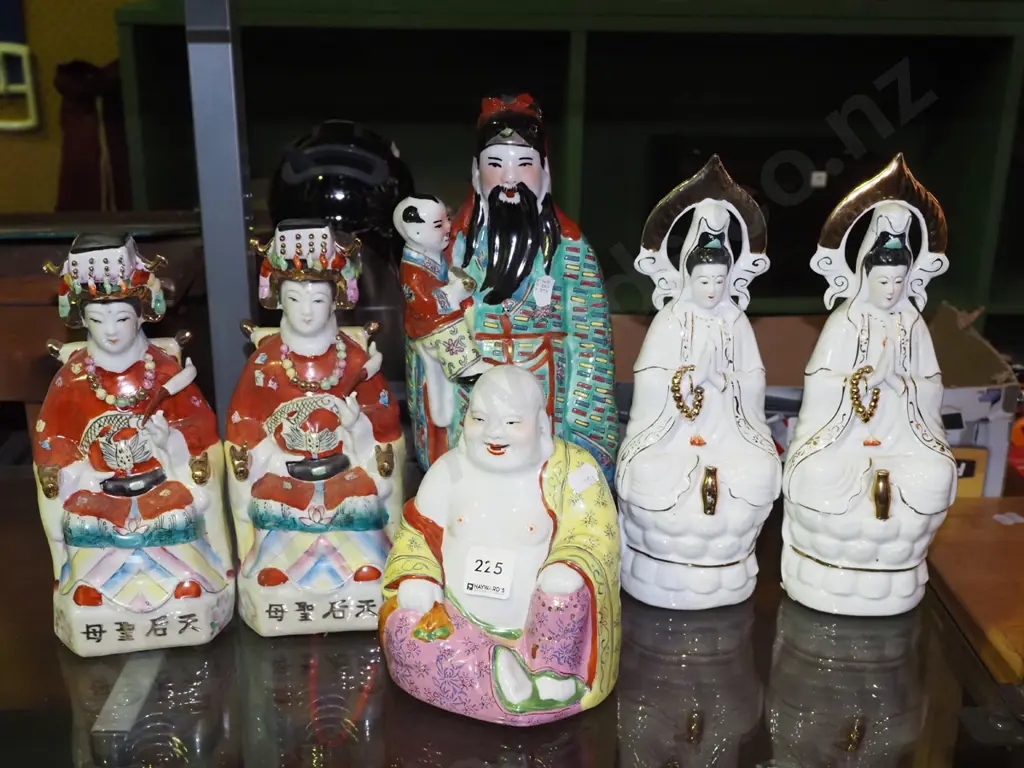 6x Chinese good fortune figurines H300 Image 1++