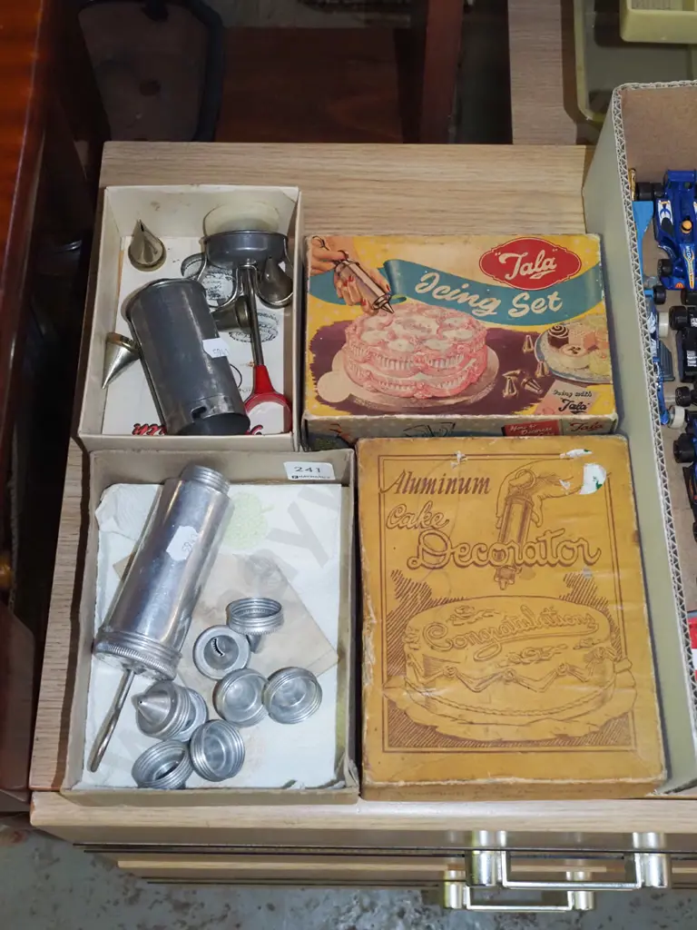 2x icing sets Image 1++