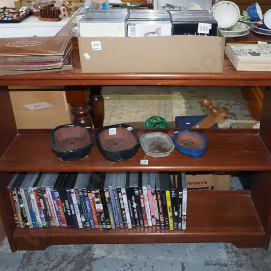 small wooden bookcase H735 W980 D220