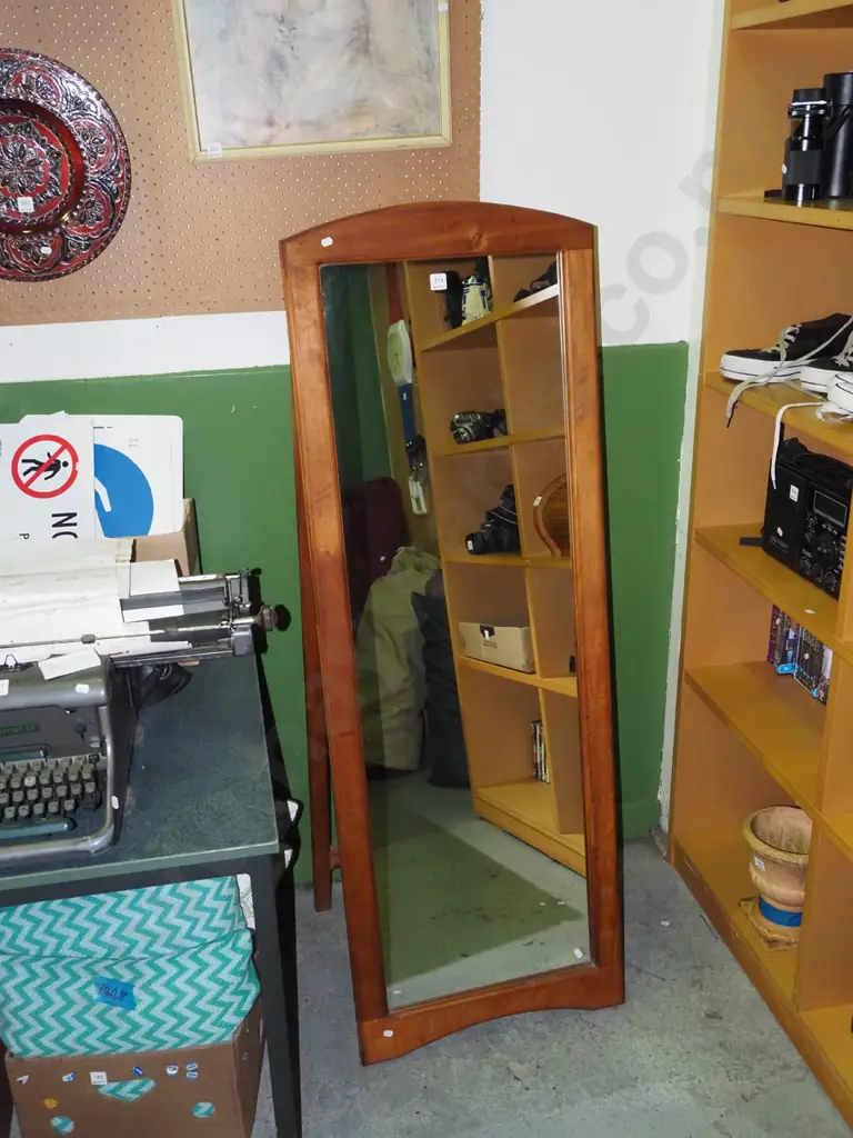 freestanding dressing mirror H1530 W540 Image 1++