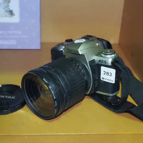 Pentax MZ-5 35mm camera with 28-200 zoom lens