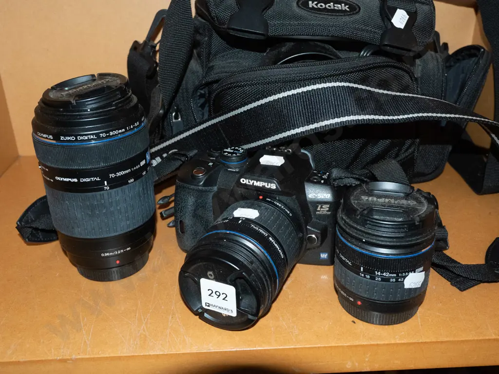 Olympus E-520 digital SLR camera with 3 lenses, bag, accessories Image 1++