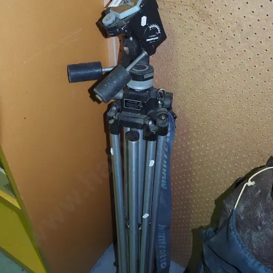 heavy duty tripod