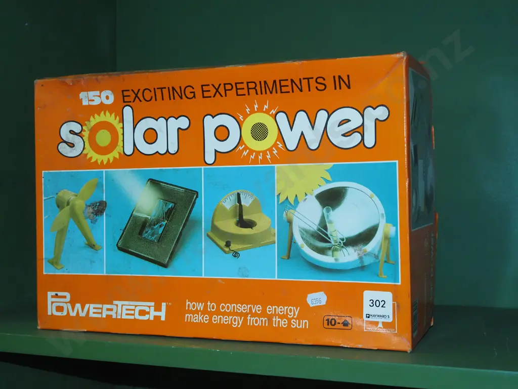boxed solar power experiment kit Image 1++