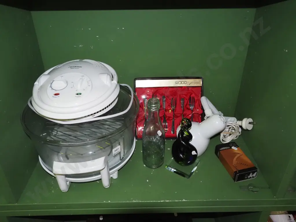 shelf; Nutri oven, headboard lamp etc Image 1++