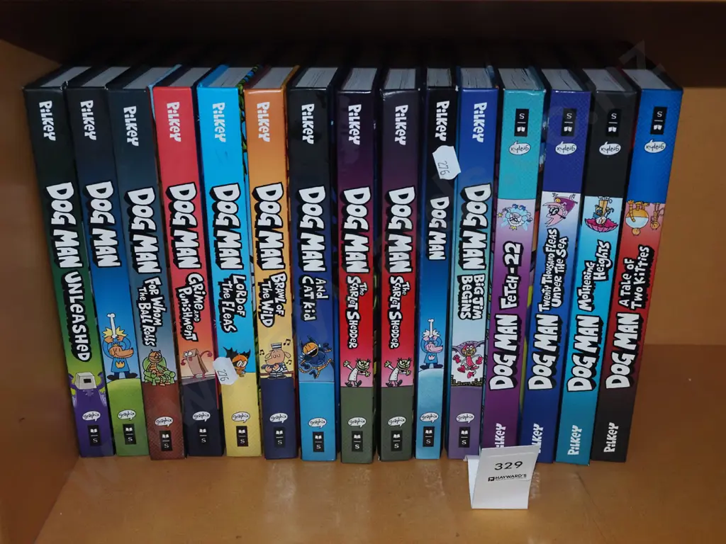 set of Dog Man books Image 1++