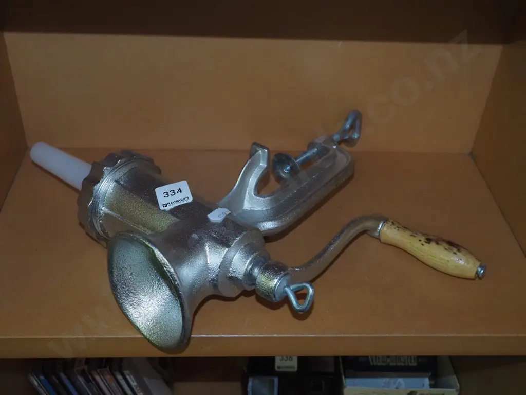 bench top mincer Image 1++