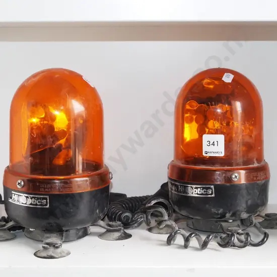2x orange flashing vehicle hazard lights