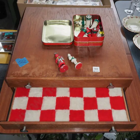 2 drawer games compendium - draughts, chess