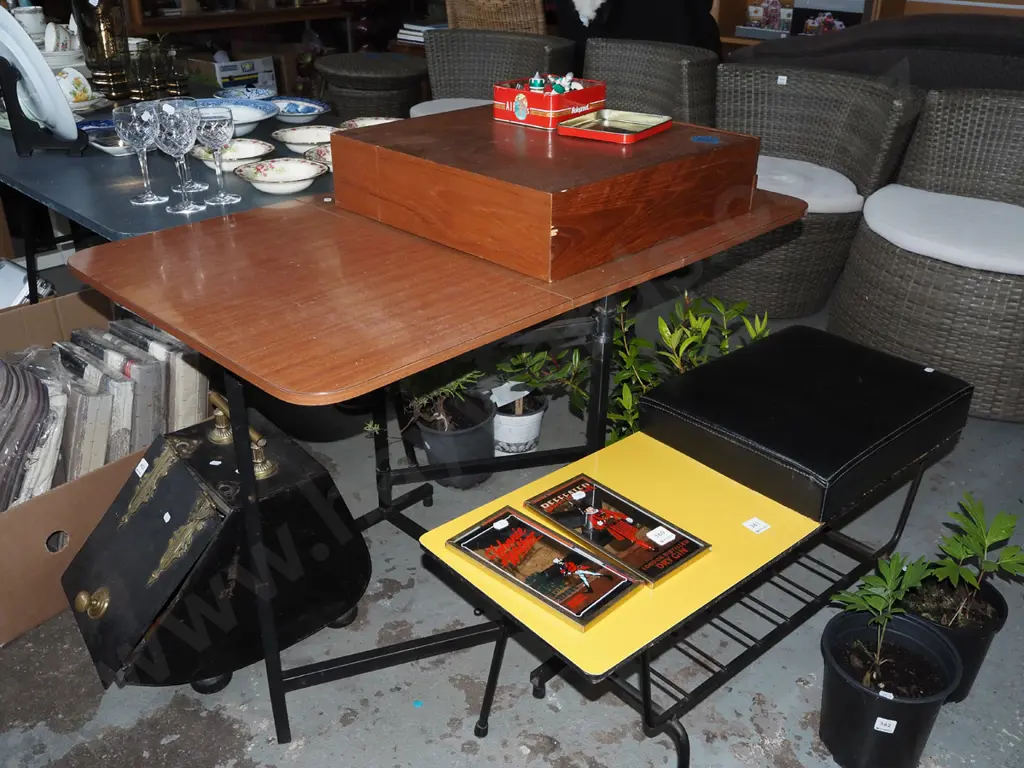 small formica top extending gate leg table H680 W980 D595 Image 1++