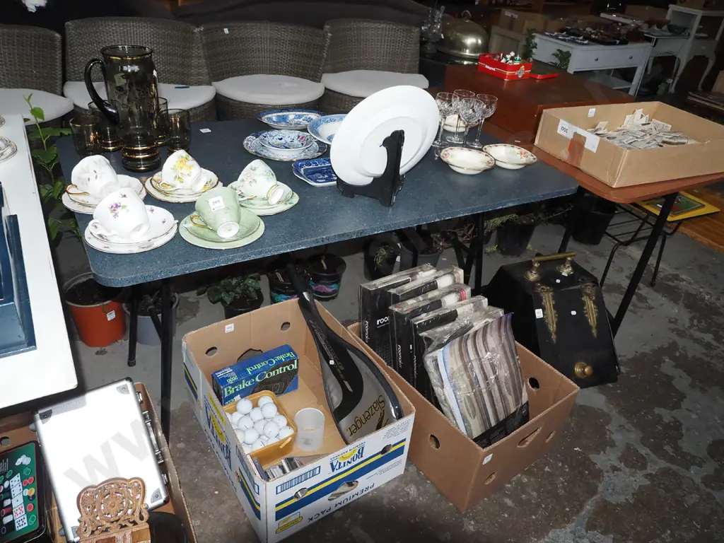 small formica top trestle table H680 W1200 D700 Image 1++