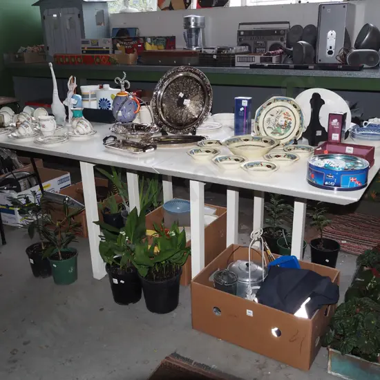 large mdf white painted dropside crafting sewing table H740 W1940 W1000