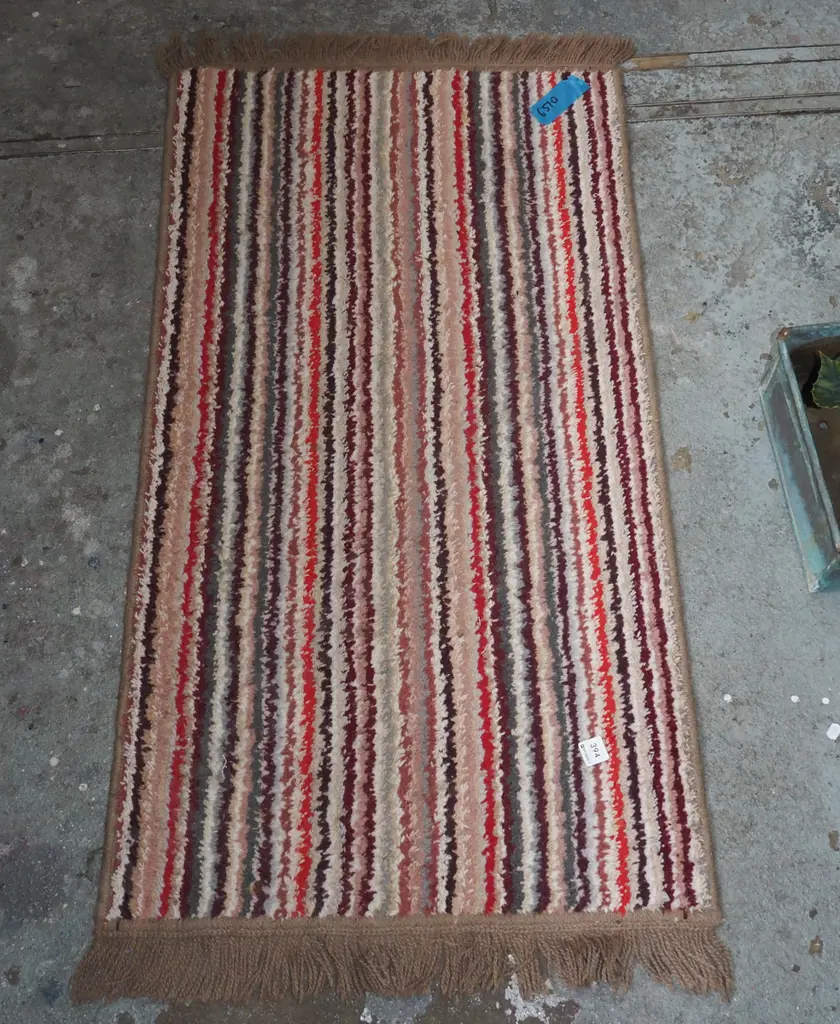striped and tufted retro floor mat L1100 W600 D Image 1++