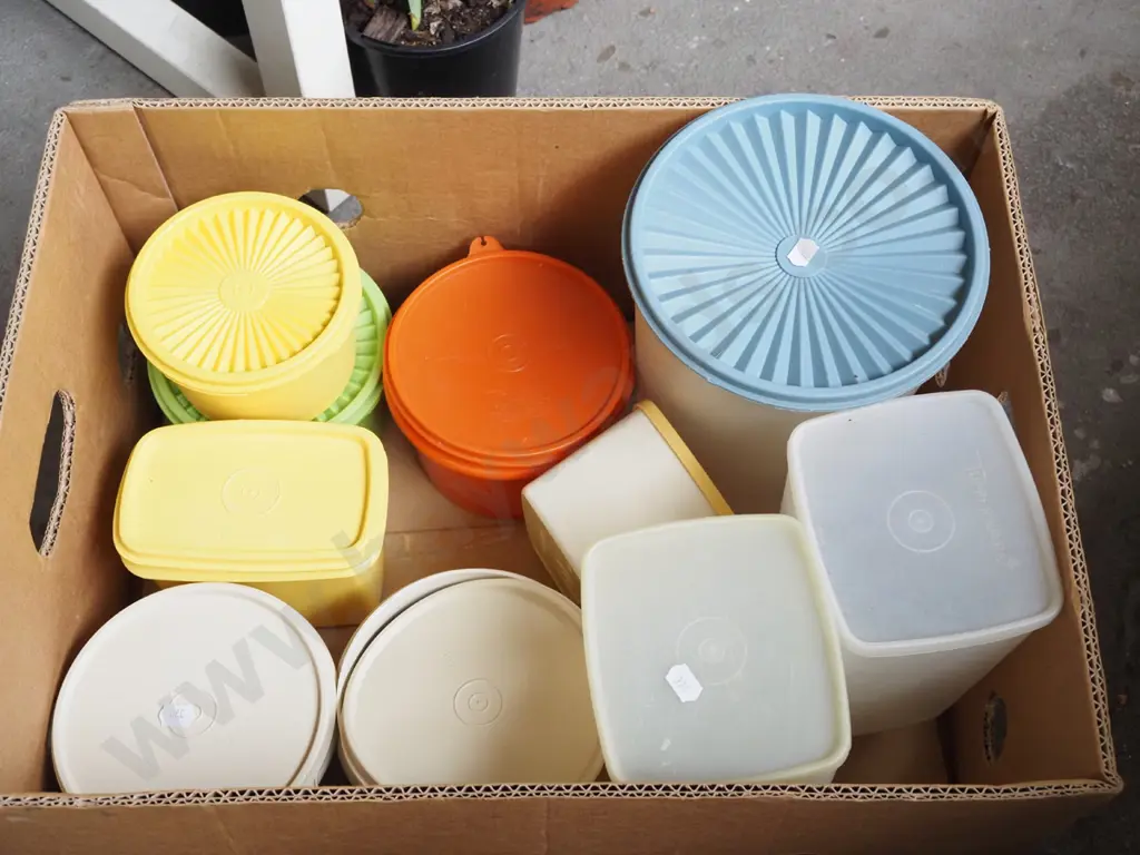 box; retro Tupperware Image 1++
